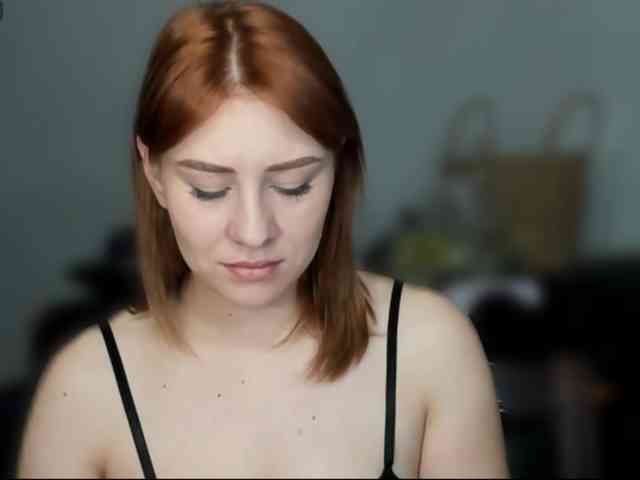 RedheadDevil webcam