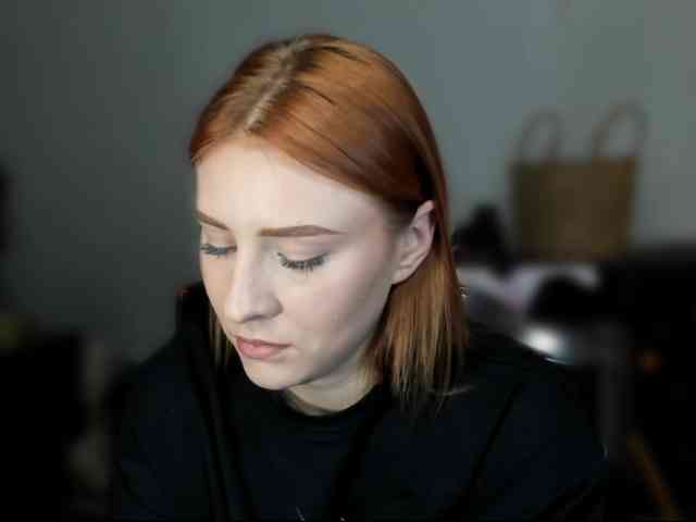 RedheadDevil webcam