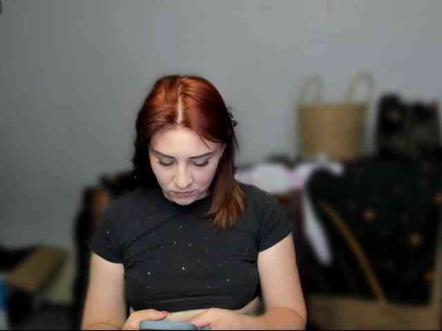 RedheadDevil webcam