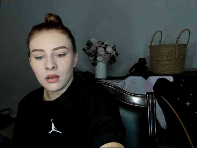 RedheadDevil webcam