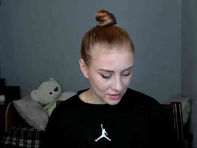 RedheadDevil webcam