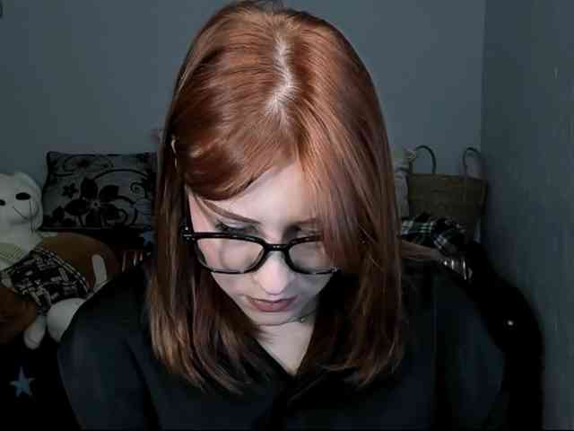 RedheadDevil webcam