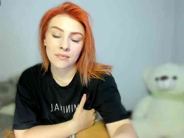 RedheadDevil webcam