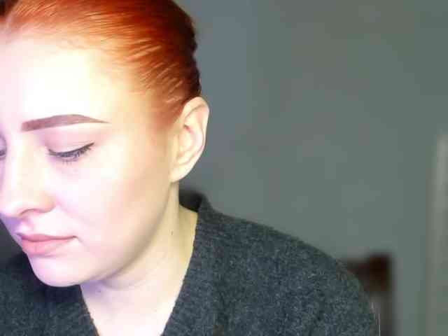 RedheadDevil webcam
