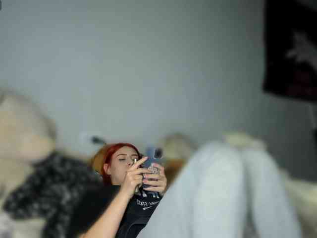 RedheadDevil webcam