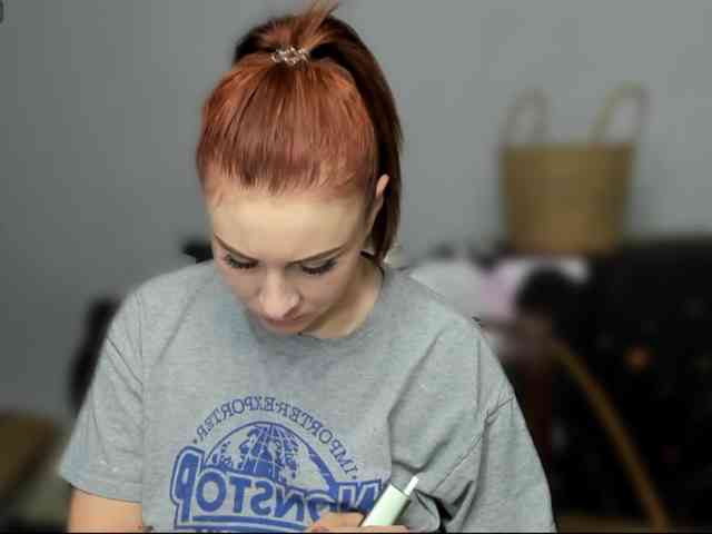 RedheadDevil webcam