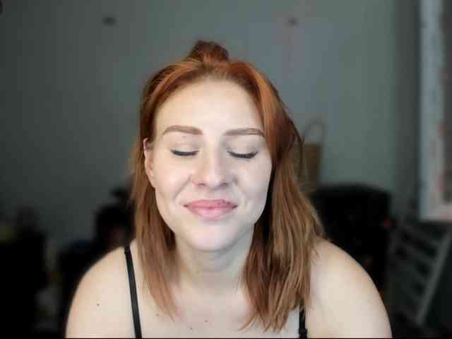 RedheadDevil webcam