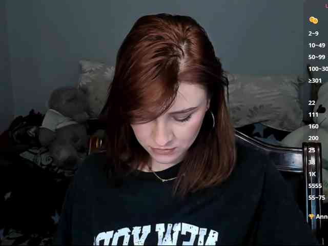 RedheadDevil webcam