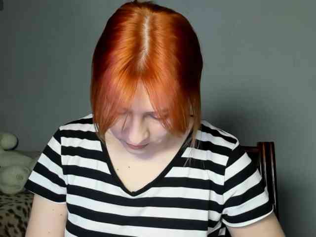 RedheadDevil webcam