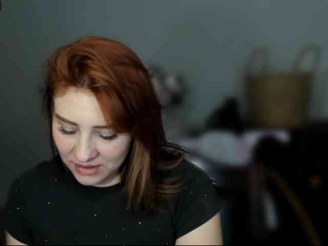 RedheadDevil webcam