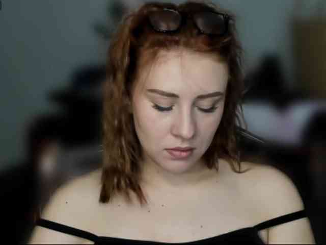 RedheadDevil webcam