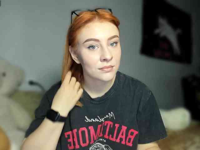 RedheadDevil webcam