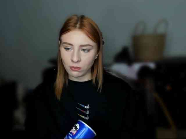 RedheadDevil webcam
