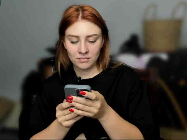 RedheadDevil webcam