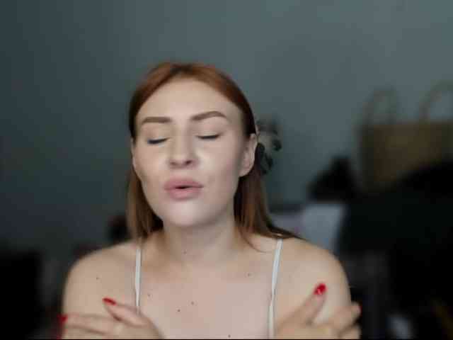 RedheadDevil webcam