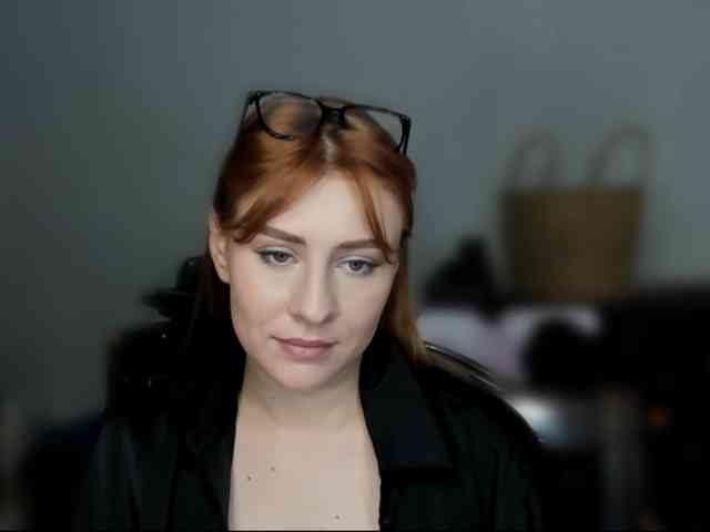 RedheadDevil webcam