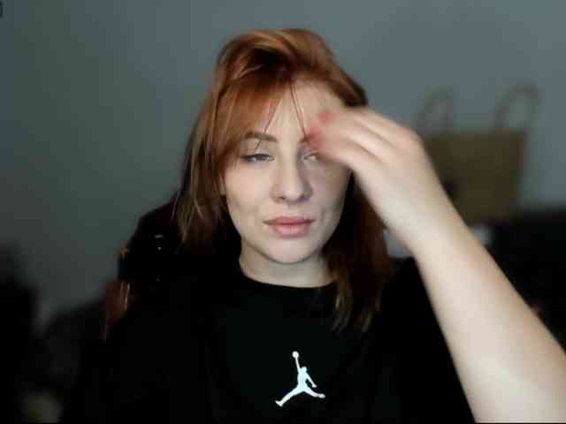 RedheadDevil webcam