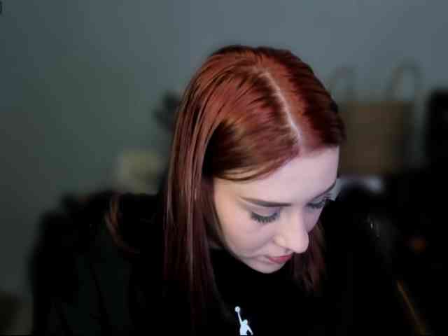 RedheadDevil webcam