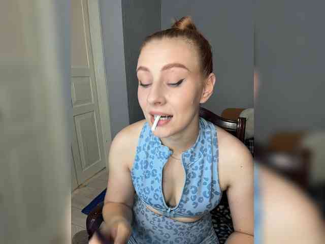 RedheadDevil webcam