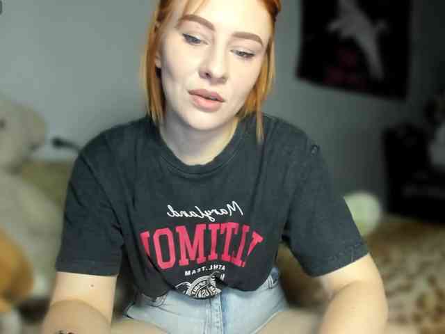 RedheadDevil webcam