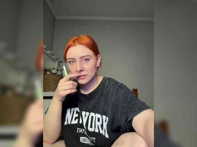 RedheadDevil webcam