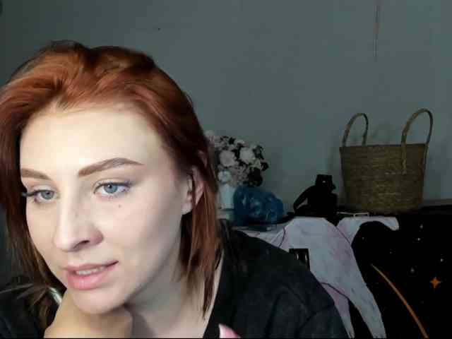 RedheadDevil webcam