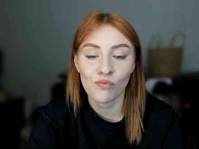 RedheadDevil webcam