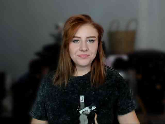 RedheadDevil webcam