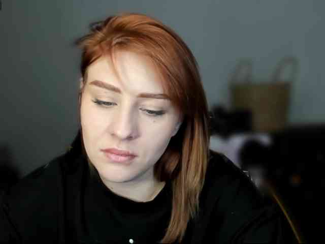 RedheadDevil webcam