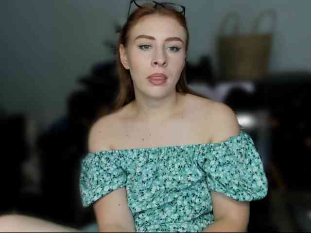 RedheadDevil webcam