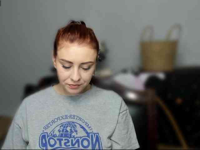 RedheadDevil webcam