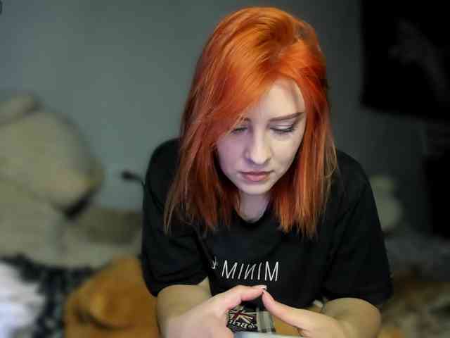 RedheadDevil webcam