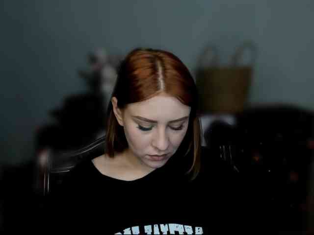 RedheadDevil webcam