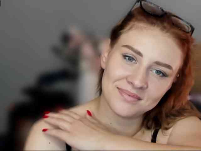 RedheadDevil webcam