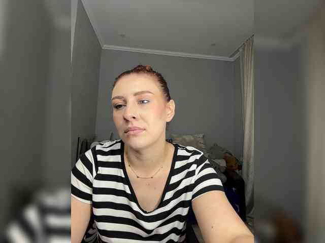 RedheadDevil webcam