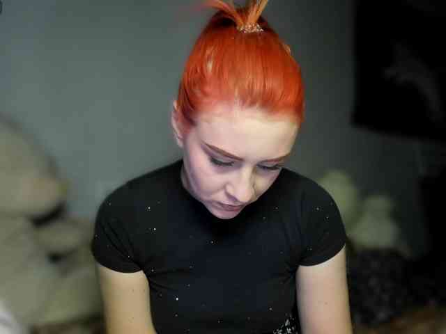 RedheadDevil webcam