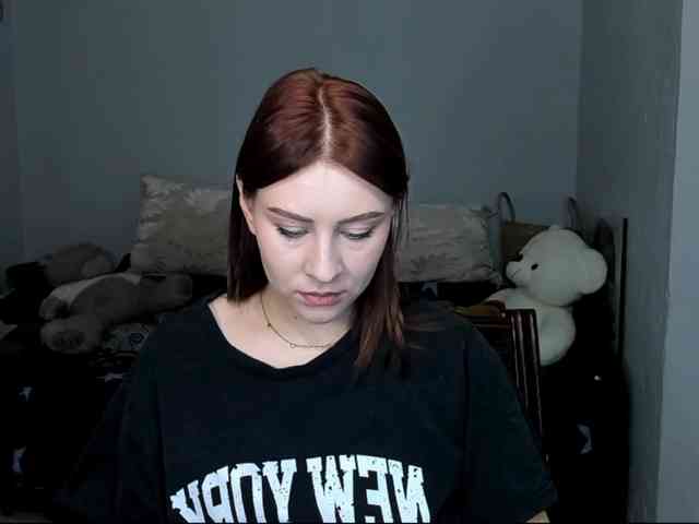 RedheadDevil webcam