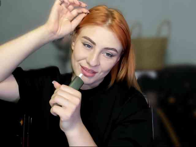 RedheadDevil webcam