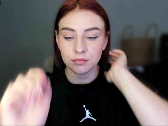 RedheadDevil webcam