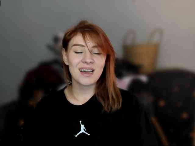RedheadDevil webcam