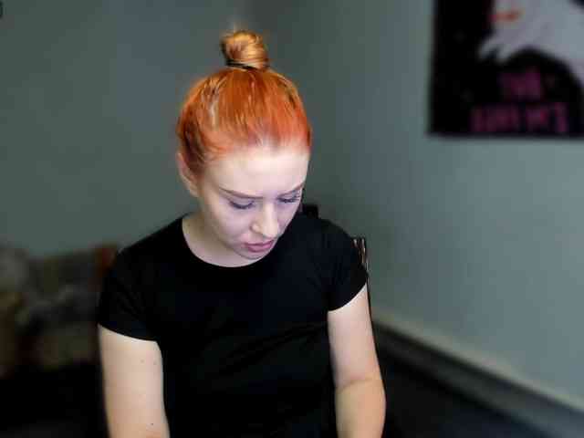 RedheadDevil webcam