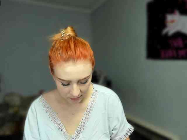 RedheadDevil webcam