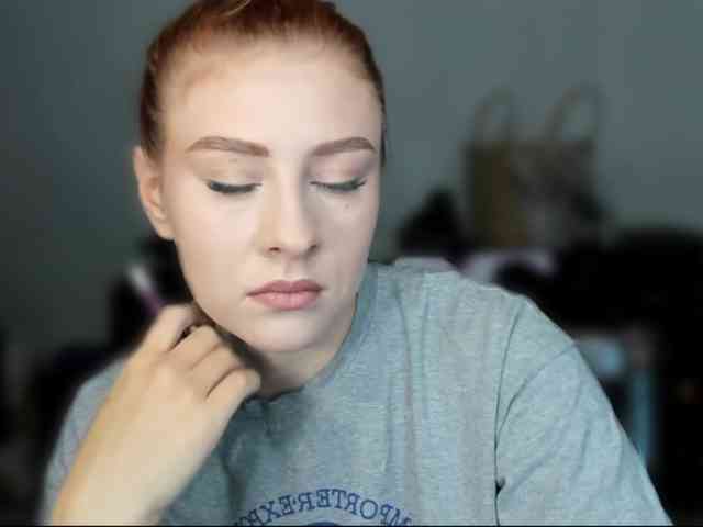 RedheadDevil webcam