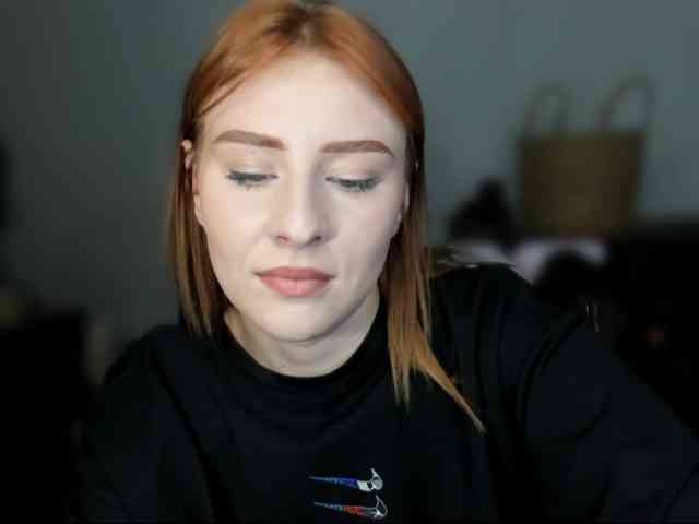 RedheadDevil webcam