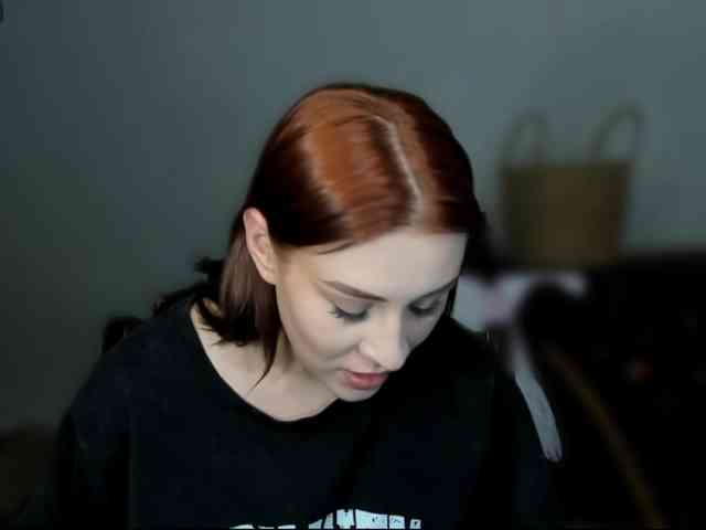 RedheadDevil webcam