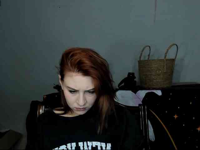RedheadDevil webcam