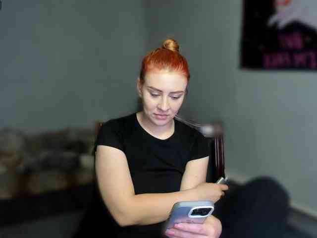 RedheadDevil webcam