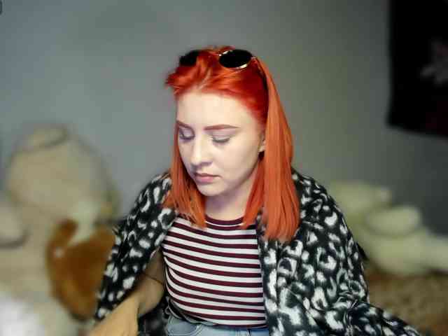 RedheadDevil webcam