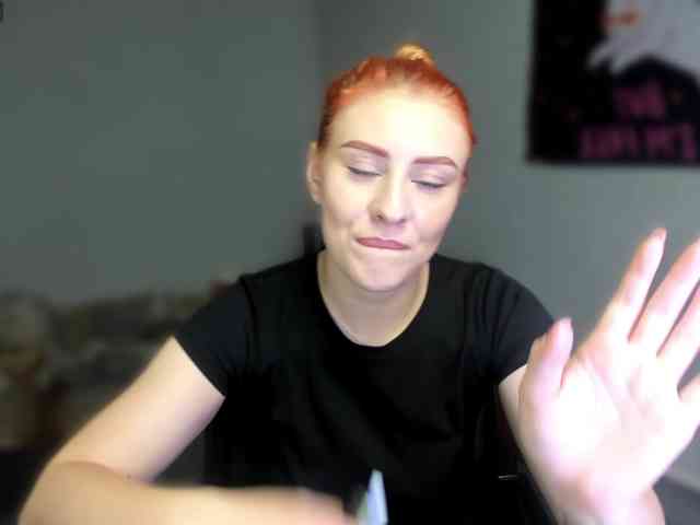 RedheadDevil webcam
