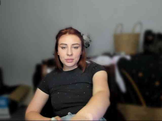 RedheadDevil webcam